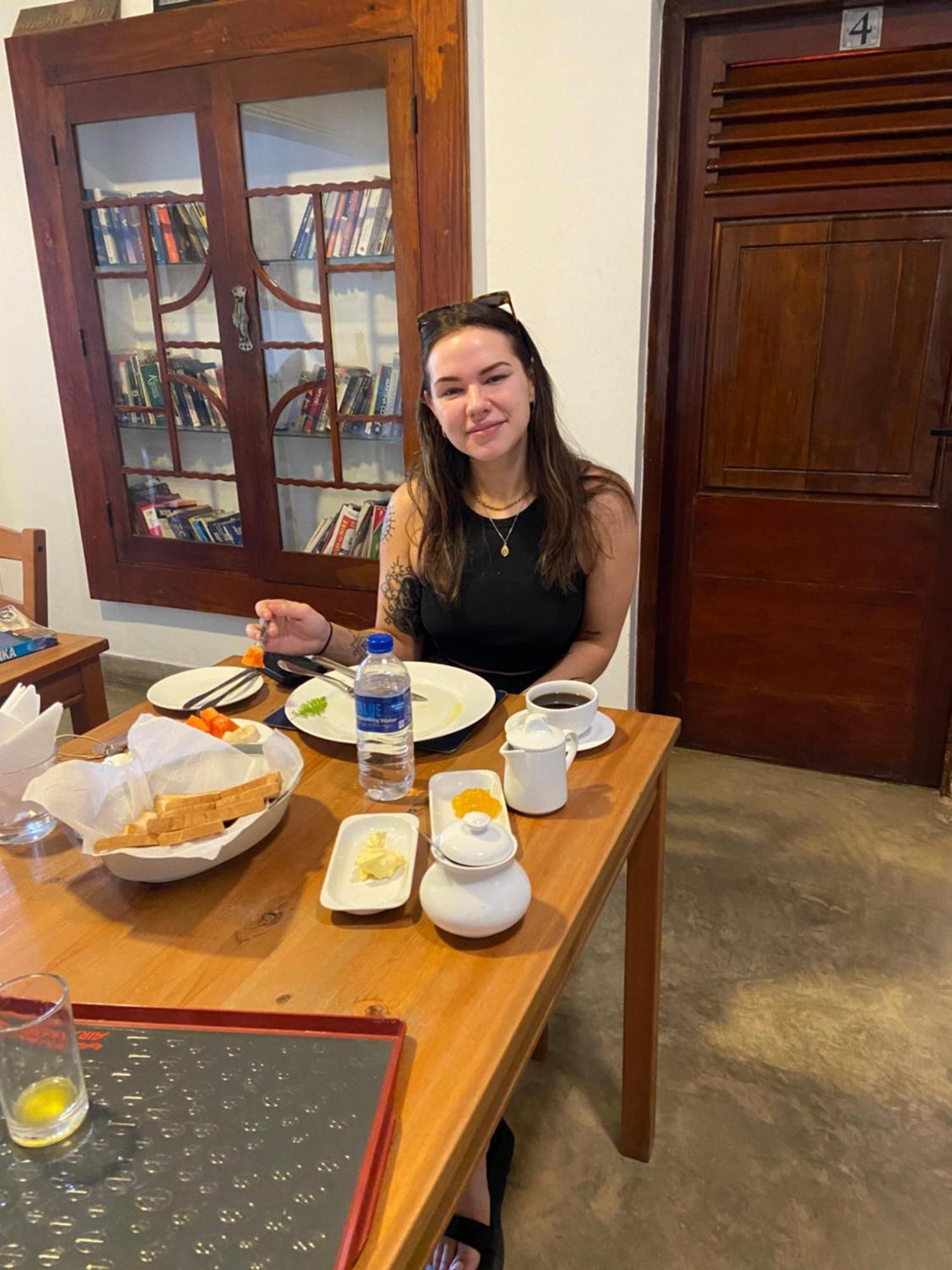 Dions Guest House نيجومبو المظهر الخارجي الصورة