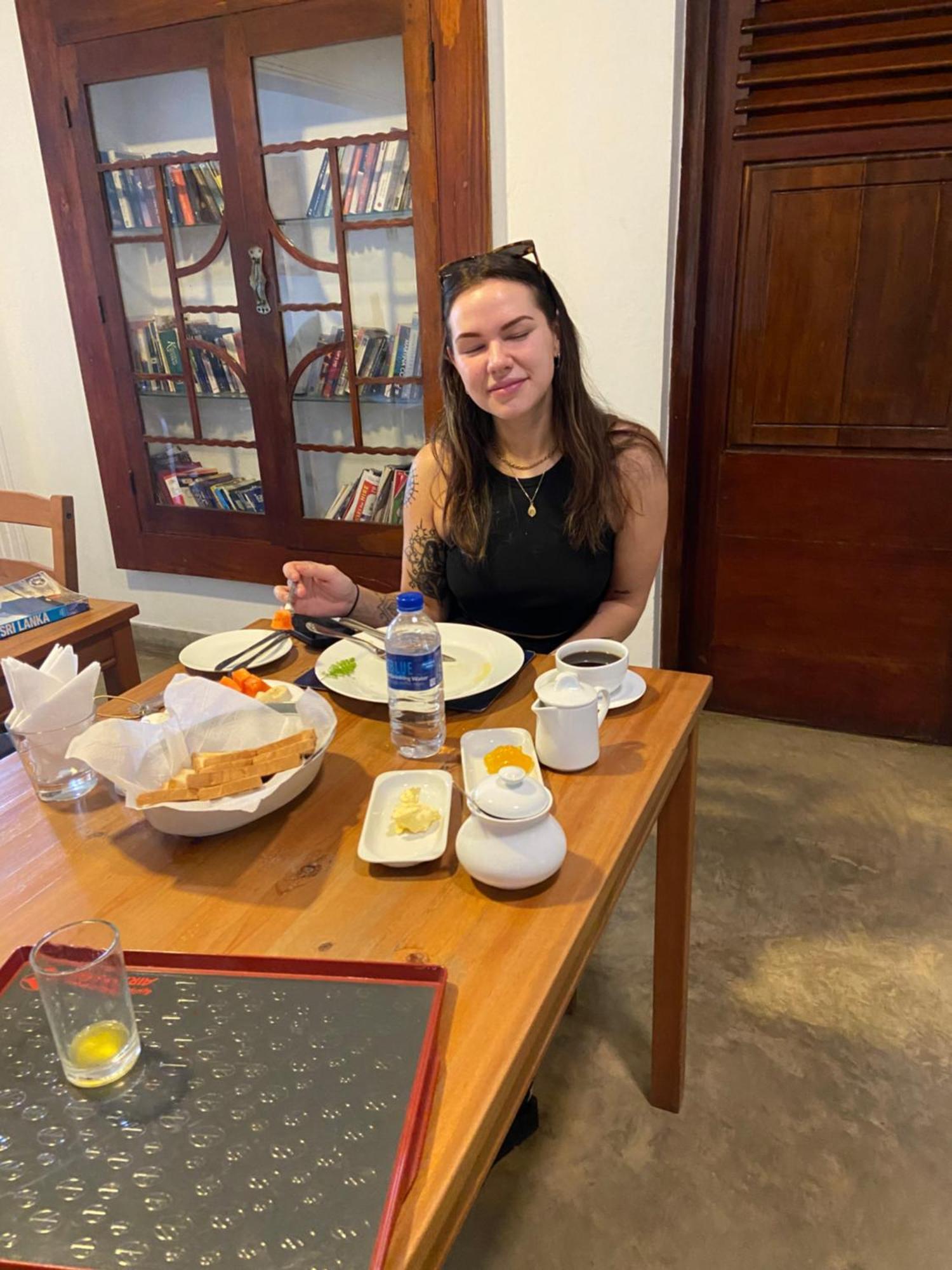 Dions Guest House نيجومبو المظهر الخارجي الصورة