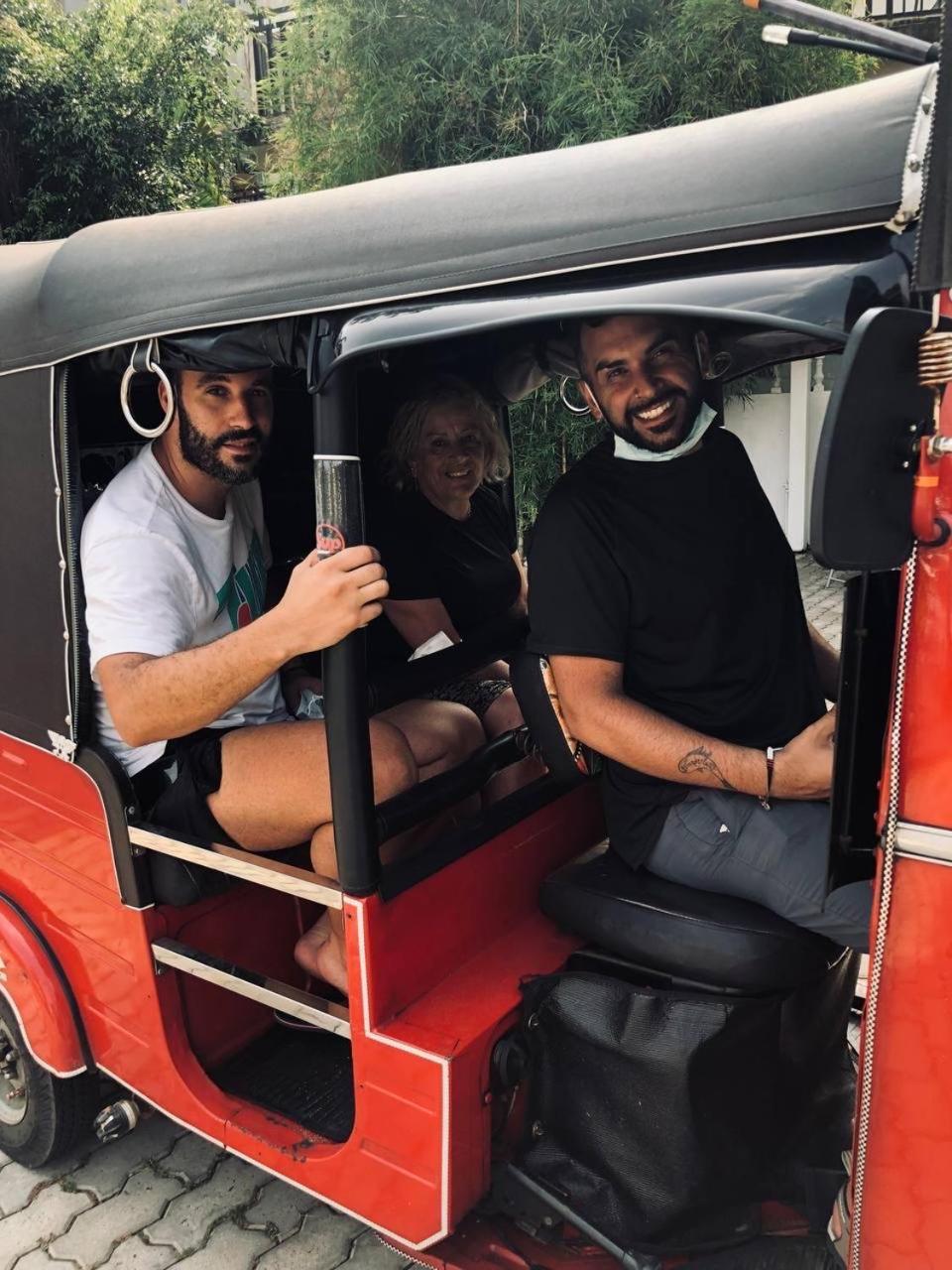 Dions Guest House نيجومبو المظهر الخارجي الصورة