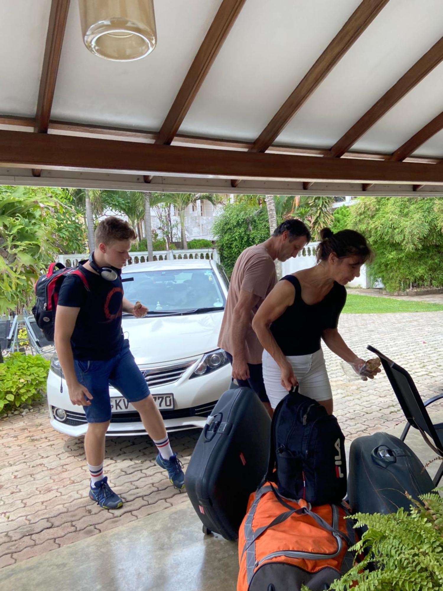 Dions Guest House نيجومبو المظهر الخارجي الصورة