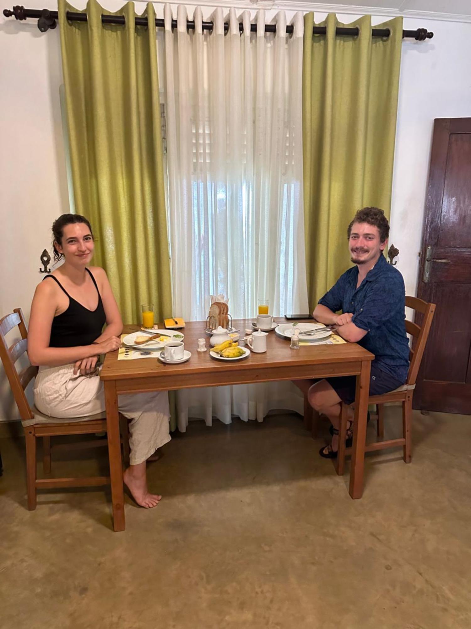 Dions Guest House نيجومبو المظهر الخارجي الصورة